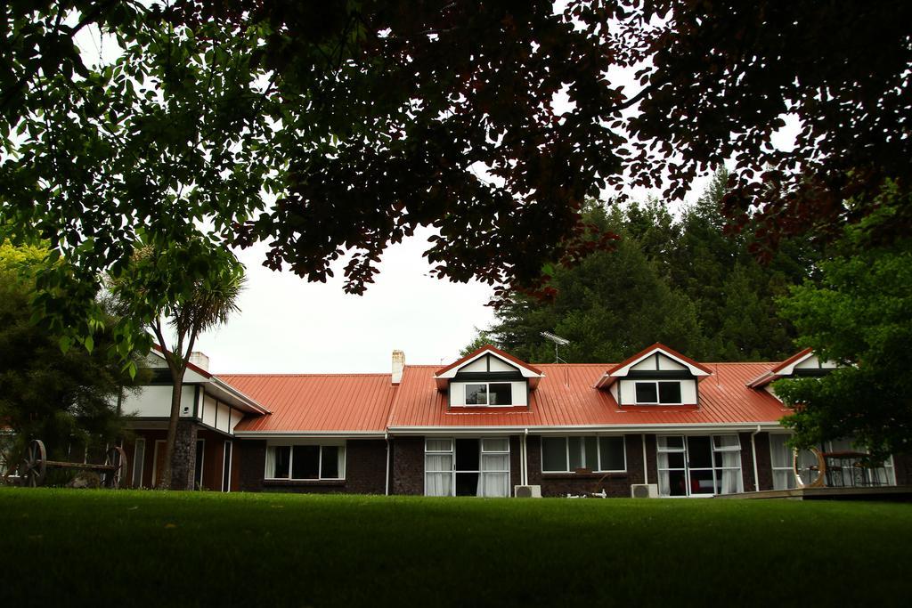 Redwood Lodge Otorohanga Exterior photo