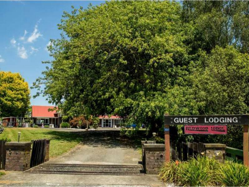 Redwood Lodge Otorohanga Exterior photo